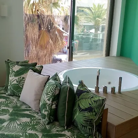 Luxury 2* Kalamaki (Chania)