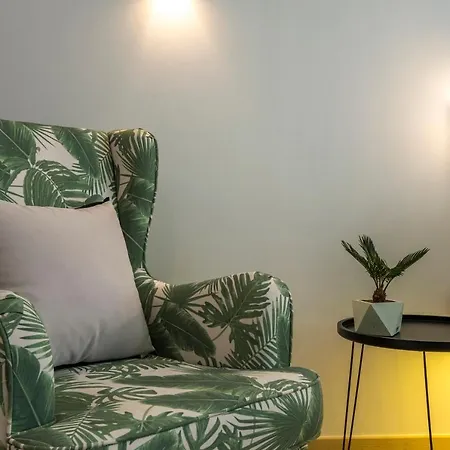Luxury Aparthotel 2*